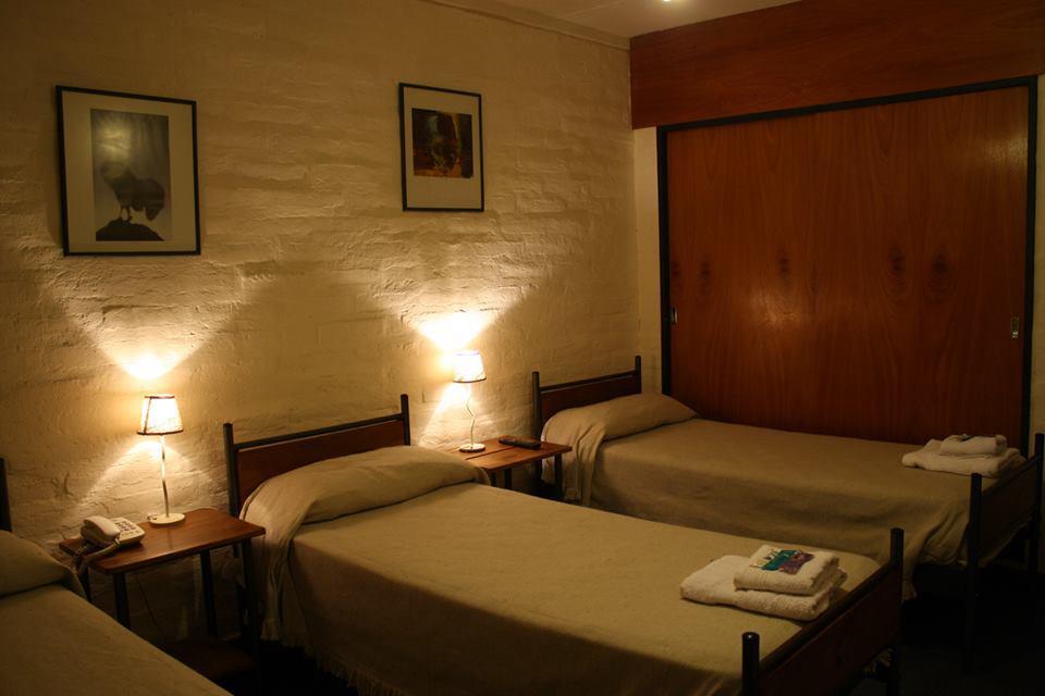 Hotel La Fundacion General Roca Esterno foto